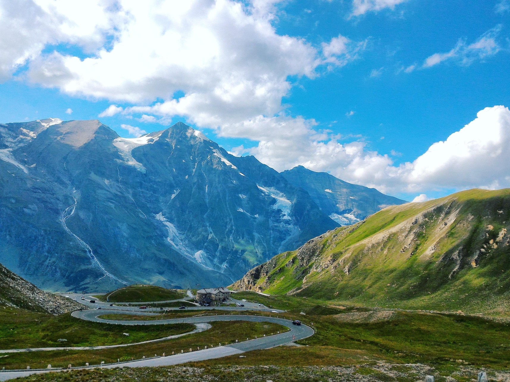 Majestätische Berge auf Österreichs besten Roadtrips