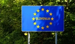 Mit einer Länge von ungefähr 100 Kilometern verläuft die Grenze zwischen Slowenien und Ungarn von Nord nach Südosten.