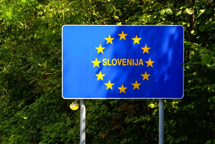 Mit einer Länge von ungefähr 100 Kilometern verläuft die Grenze zwischen Slowenien und Ungarn von Nord nach Südosten.