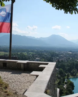 Es gibt gleich mehrere Gründe dafür, weshalb es sich lohnt, eine Wohnmobil Tour durch Slowenien zu unternehmen.