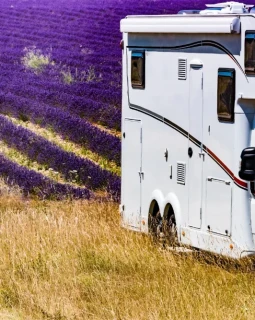 Eine Wohnmobil-Tour bietet sich auch deshalb an, da man aus den meisten Regionen Deutschlands nicht allzu weit fahren muss.