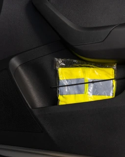 Die Warnwestenpflicht in Österreich ist ein wichtiger Bestandteil der Verkehrssicherheit.