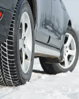 Die Winterreifenpflicht in Österreich ist eine wichtige Vorschrift, die die Verkehrssicherheit während der Wintermonate gewährleistet.