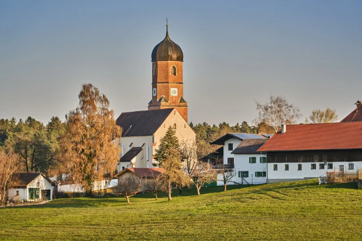 Auch im Kreis Rottal-Inn gibt es einige Gemeinden, durch die man fahren kann, um weiter nach Österreich zu gelangen.