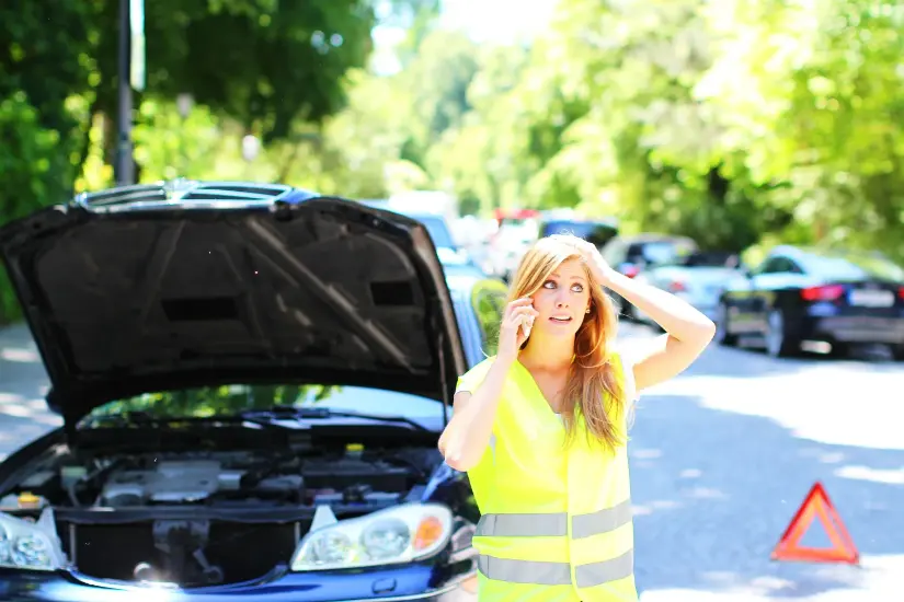 Obligatorische Gegenstände im Auto bei der Reise durch Belgien