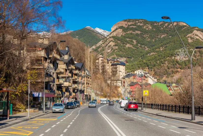 Die Anreise nach Andorra ist mit dem Auto am einfachsten.