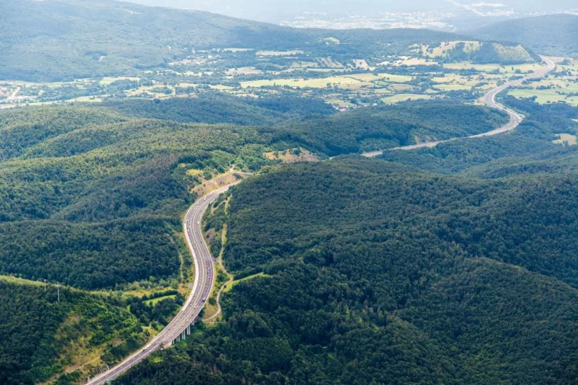 Luftaufnahme Autobahn in Slowenien - Einzelheiten zu den Autobahnen in Slowenien.