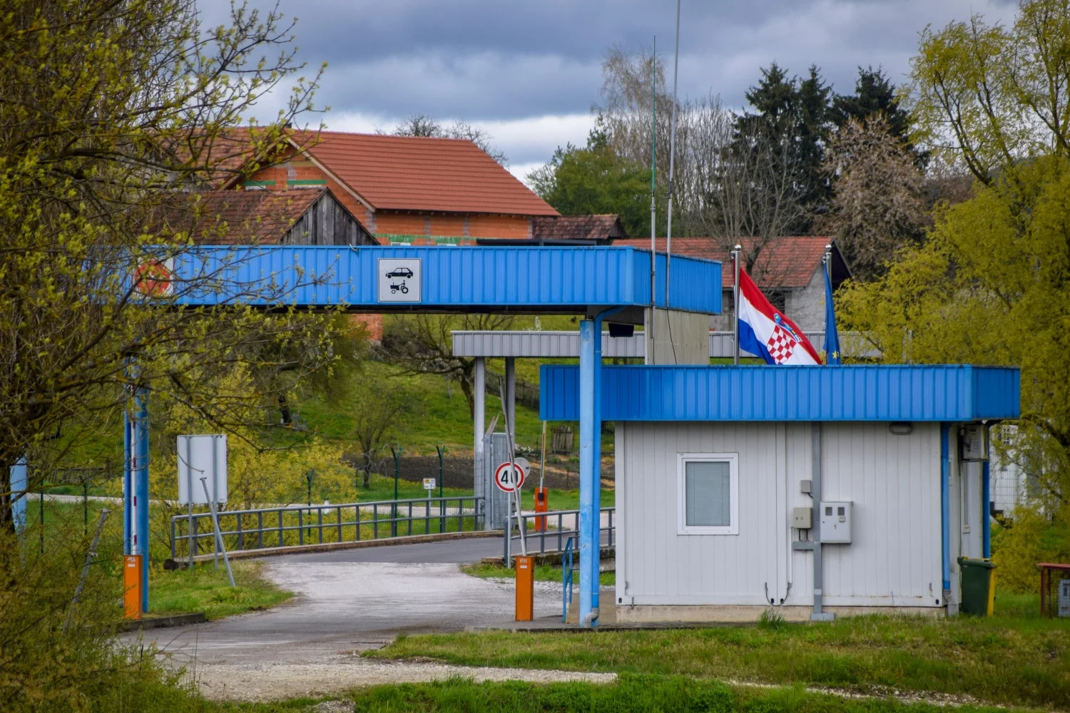 Insgesamt bieten die Grenzübergänge zwischen Slowenien und Ungarn verschiedene Optionen für den grenzüberschreitenden Verkehr.
