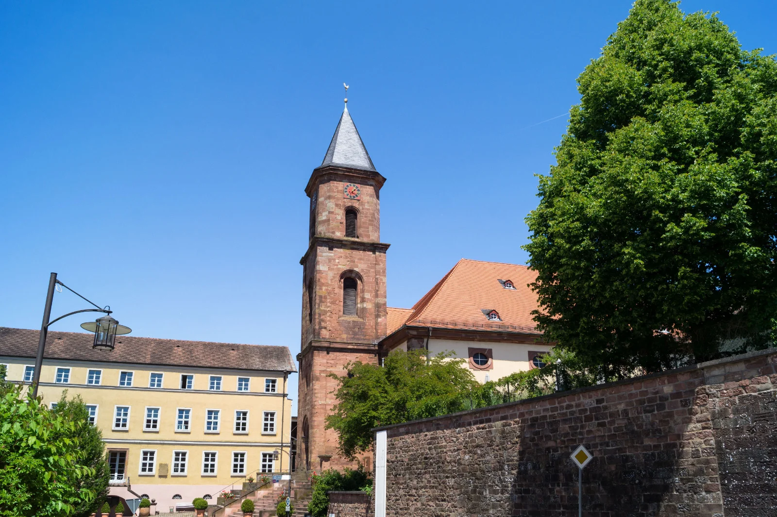 Bei Hornbach handelt es sich um eine Stadt im Bundesland Rheinland-Pfalz