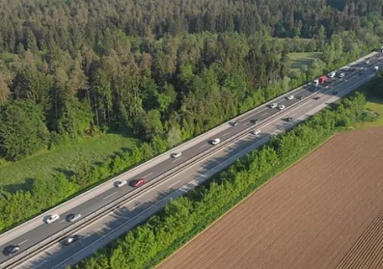 Luftaufnahme Maut-Autobahn Slowenien